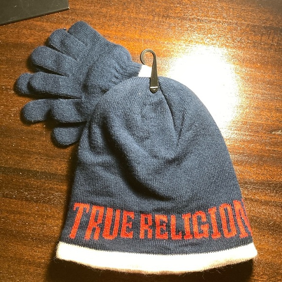 True Religion Blue and Red Beanie with Gloves Matching Sets